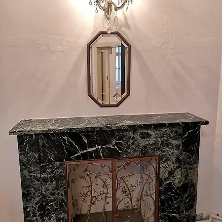2 Apartment, For 6 People, 72m². Fully Furnished, Kitchen, Air Conditioning, Fireplace! 1, Center, 5min Walk To Wenceslas Square. Skolska Street, Nove Mesto * Prag
