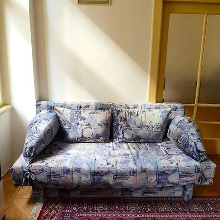 Apartment 2 Apartment, For 6 People, 72m². Fully Furnished, Kitchen, Air Conditioning, Fireplace! 1, Center, 5min Walk To Wenceslas Square. Skolska Street, Nove Mesto *